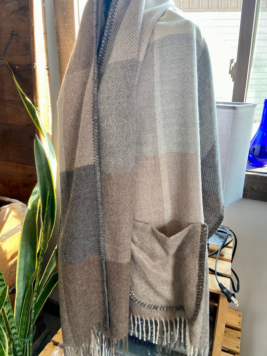 100% Baby Alpaca Wrap with Pockets✨