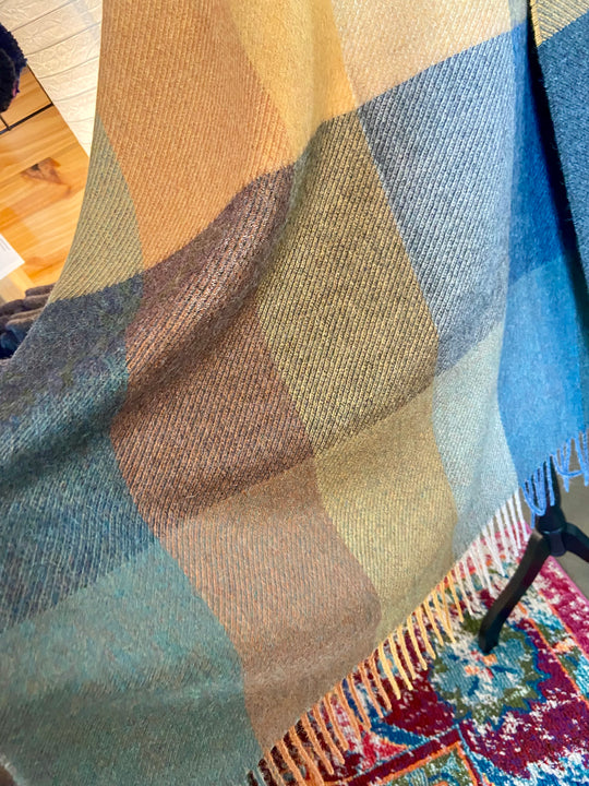 ✨NEW✨ 100% Alpaca Wrap